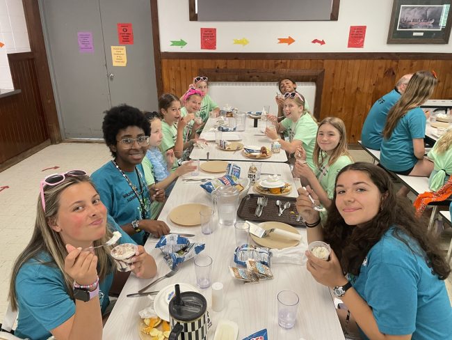campers eating lunch